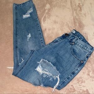 TOBI ripped mom jean size 25